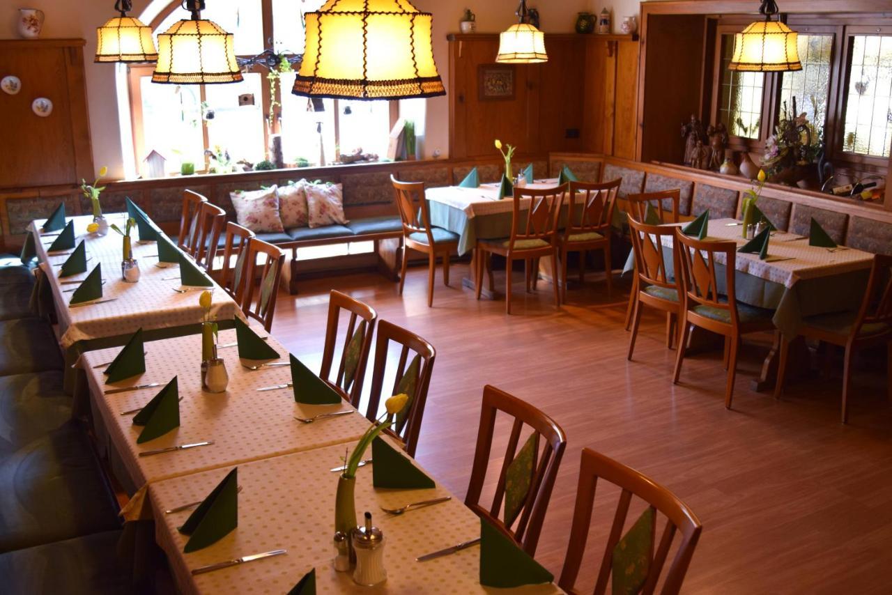Hotel Gasthof Zum Loewen Velburg Zewnętrze zdjęcie