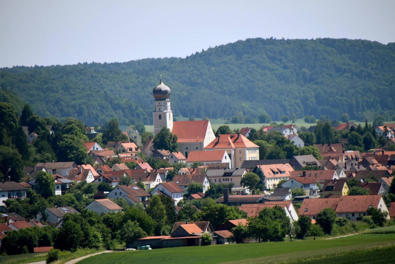 Hotel Gasthof Zum Loewen Velburg Zewnętrze zdjęcie