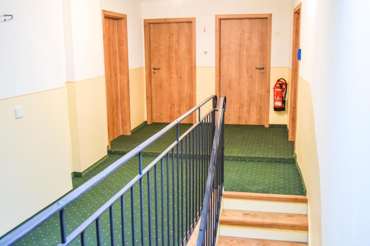 Hotel Gasthof Zum Loewen Velburg Zewnętrze zdjęcie