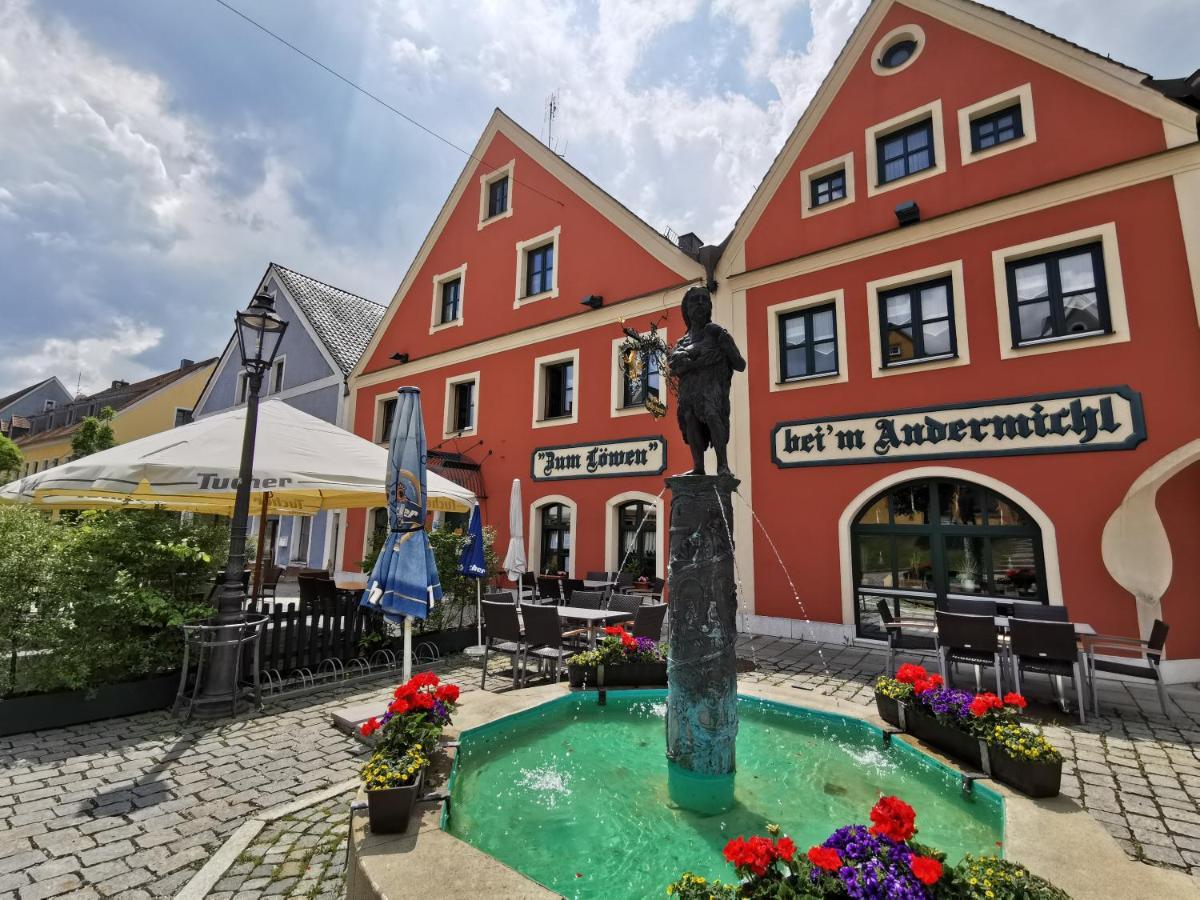Hotel Gasthof Zum Loewen Velburg Zewnętrze zdjęcie