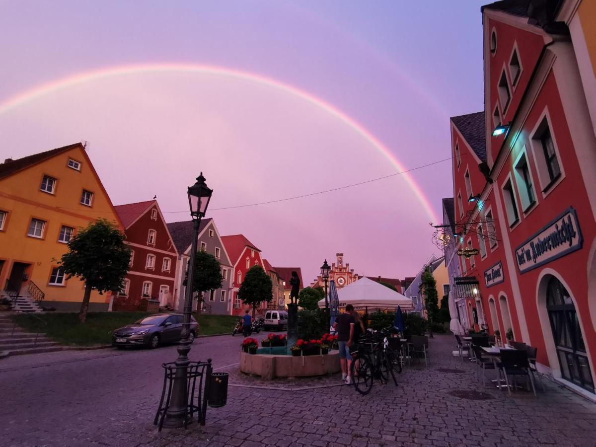 Hotel Gasthof Zum Loewen Velburg Zewnętrze zdjęcie