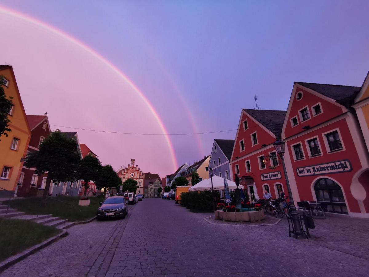 Hotel Gasthof Zum Loewen Velburg Zewnętrze zdjęcie