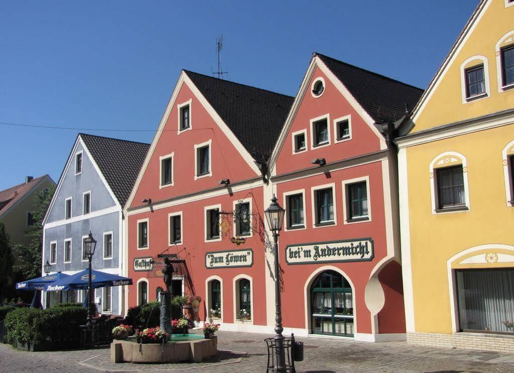 Hotel Gasthof Zum Loewen Velburg Zewnętrze zdjęcie